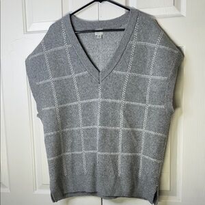 H&M Gray Checkered V-Neck Sweater Vest